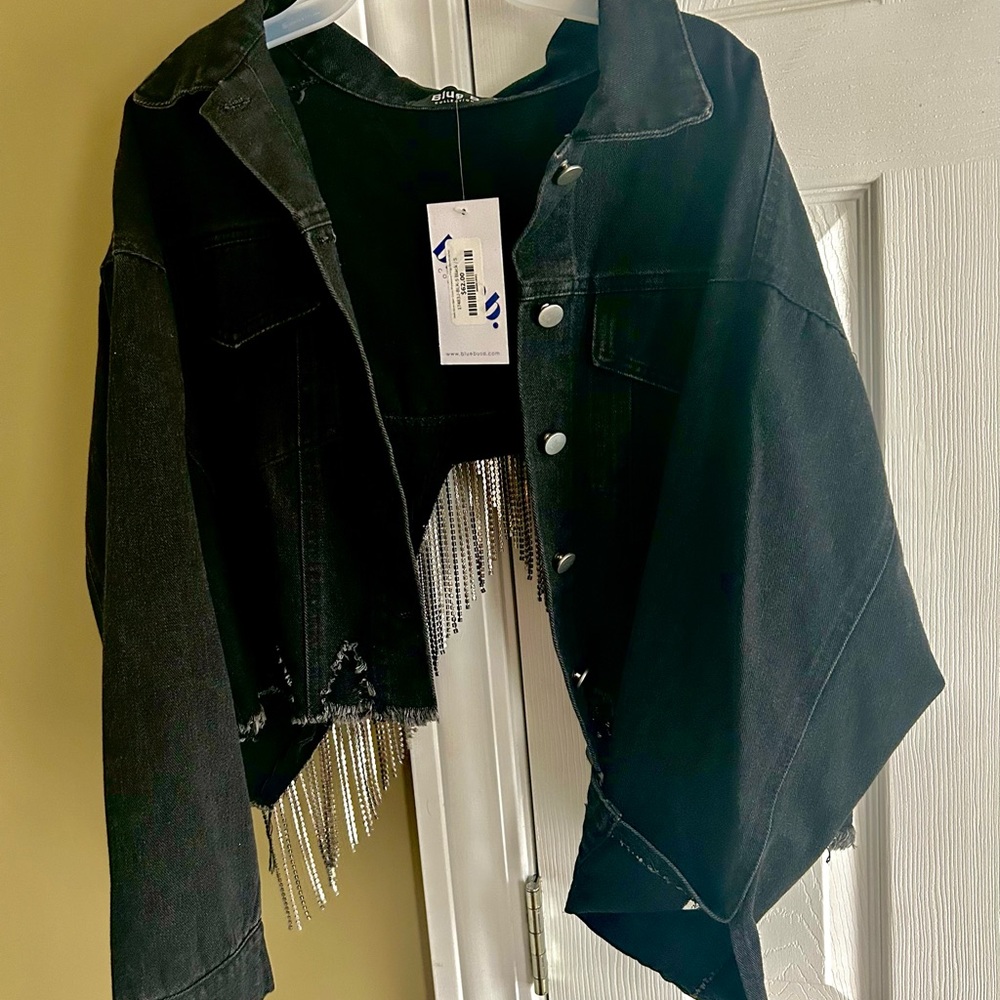 Stylish Black Denim Jacket with Fringe Detail